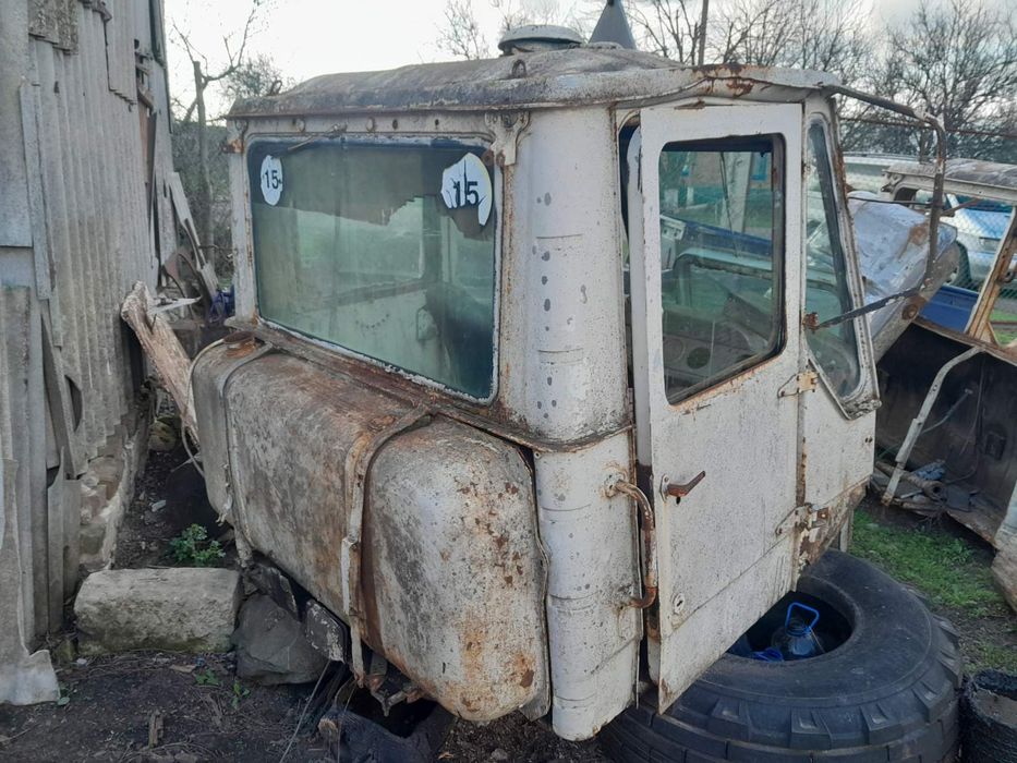 Т-150К в розібраному стані