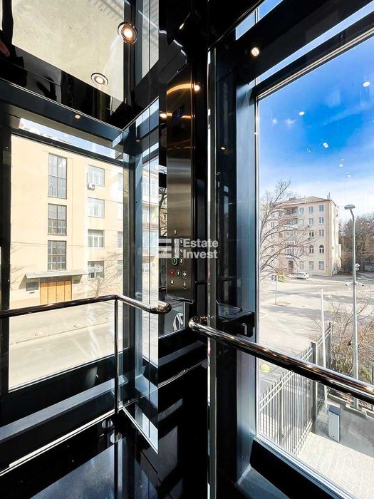 Здам приміщення в сучасному БЦ, за адресою: вул. Манізера, 8.