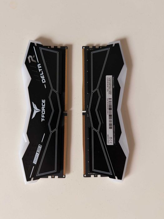 Pamięć RAM DDR5 Team Group 32GB (2x16GB) 6400MHz T-FORCE DELTA RGB