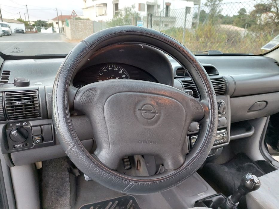 Opel Corsa B 1,2 ano 1997 para venda em Quarteira