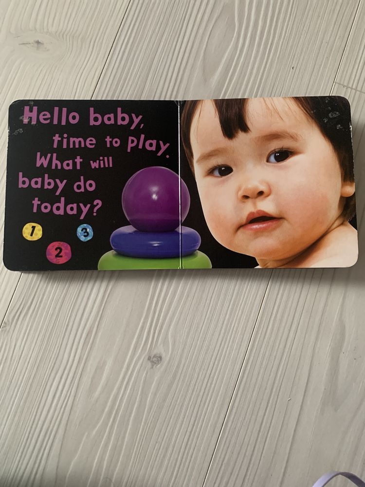 My first baby book Baby's Day książeczka po angielsku