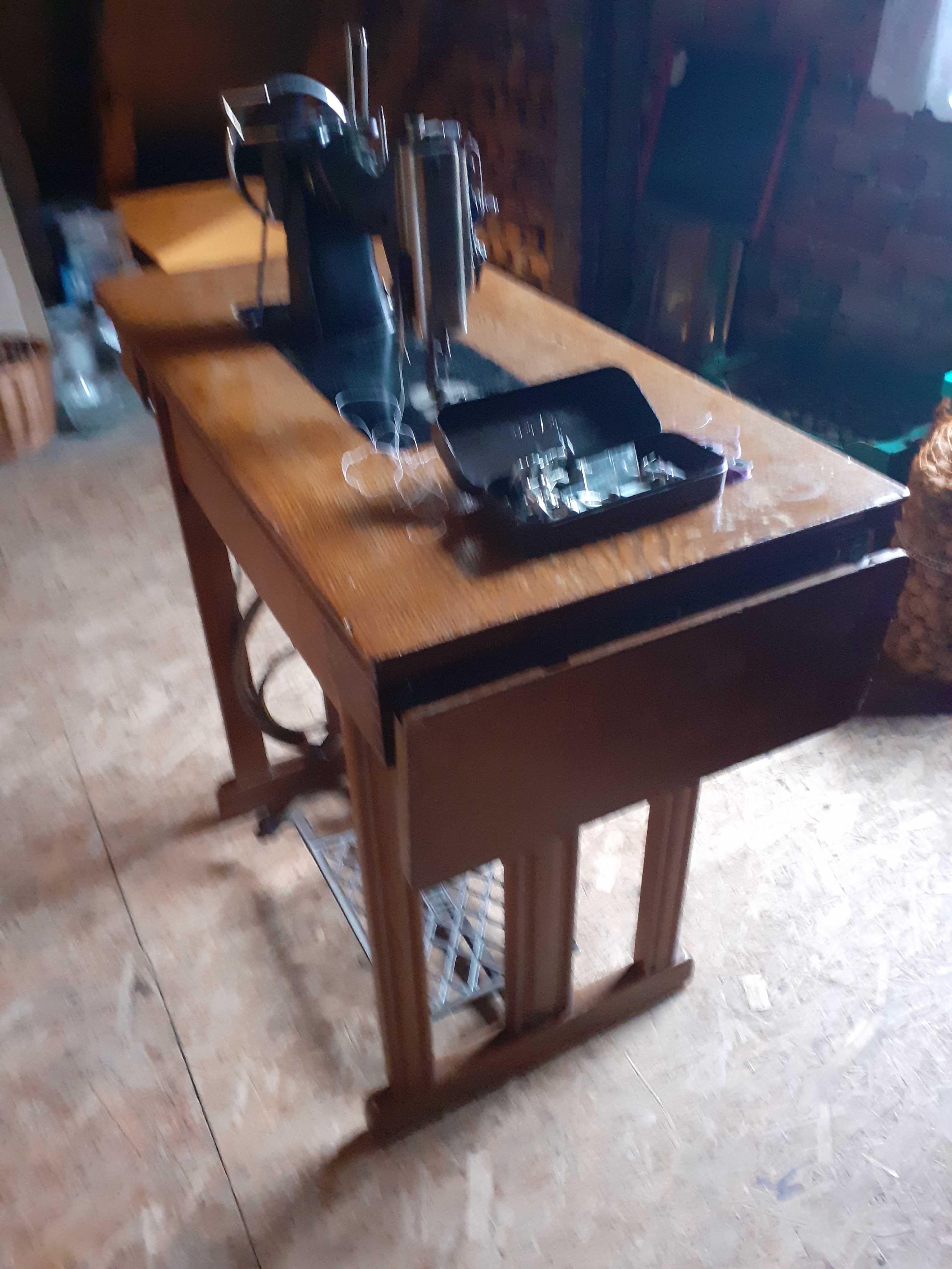 Maszyna do szycia stolowa Pfaff 130