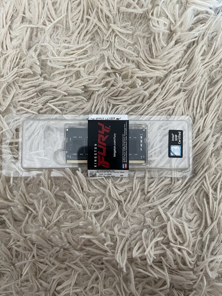 Оперативна памʼять 16гб DDR4 3200мг.
