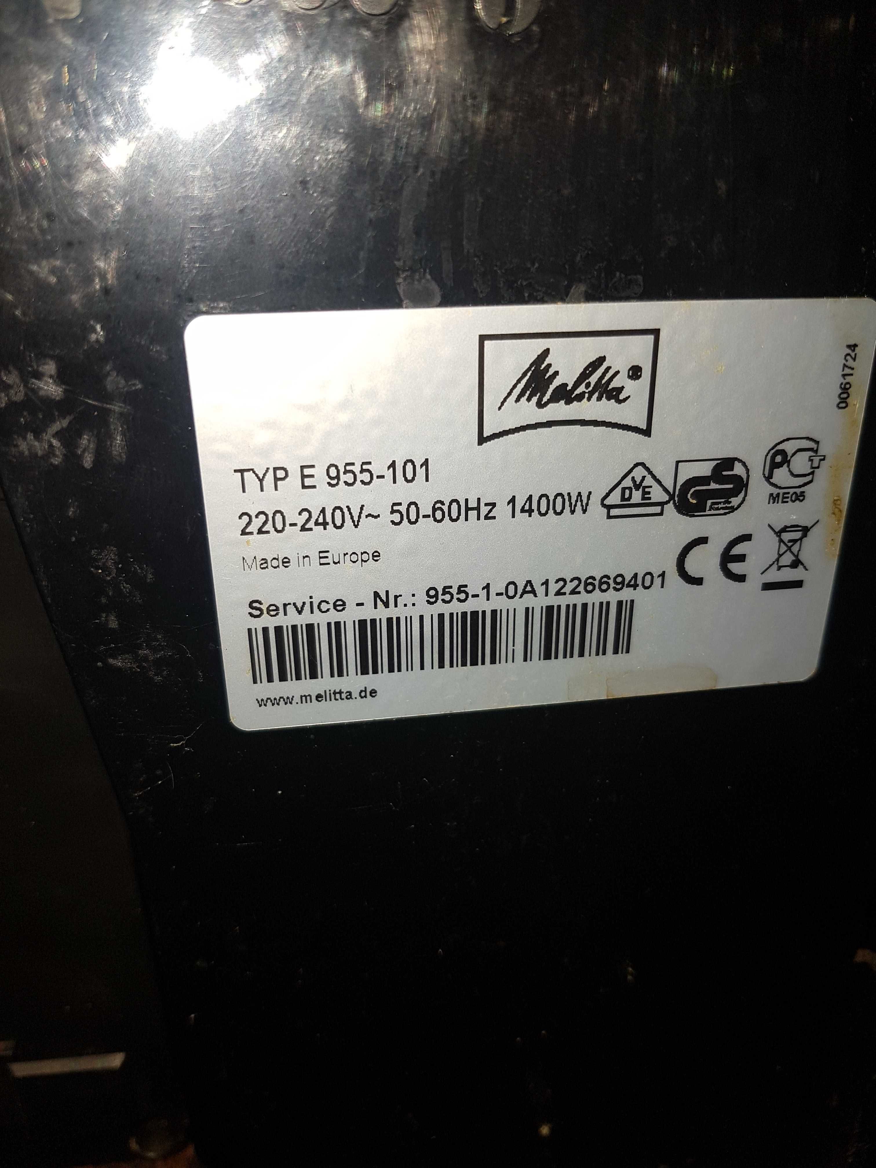 Ekspres ciśnieniowy do kawy MELITTA typ E 955-101
