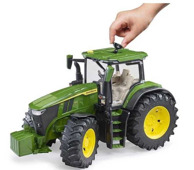 Трактор іграшка Bruder (Брудер) John Deere 7R 350. 03150