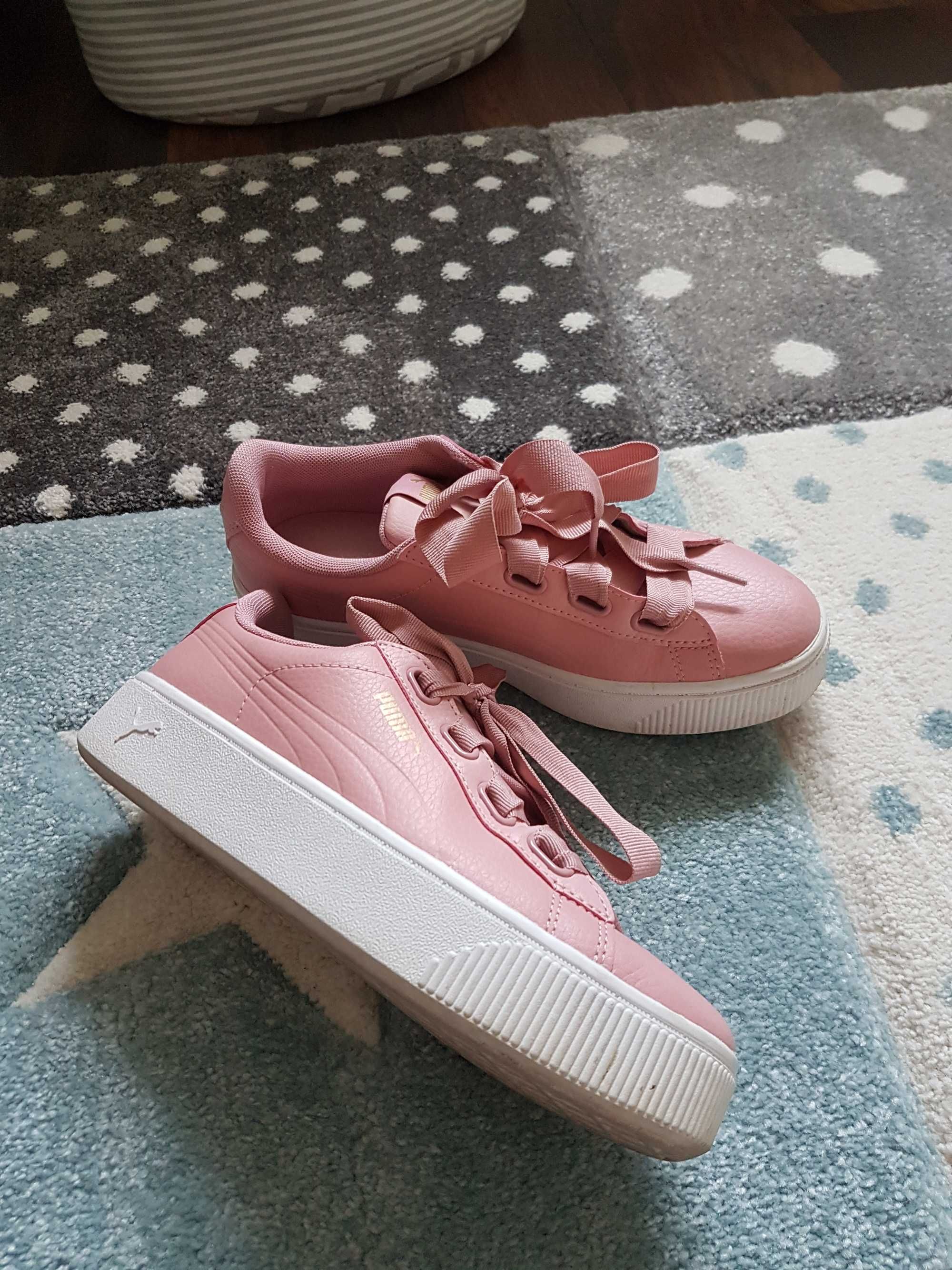 Sneakersy damskie PUMA na platformie rozm. 37