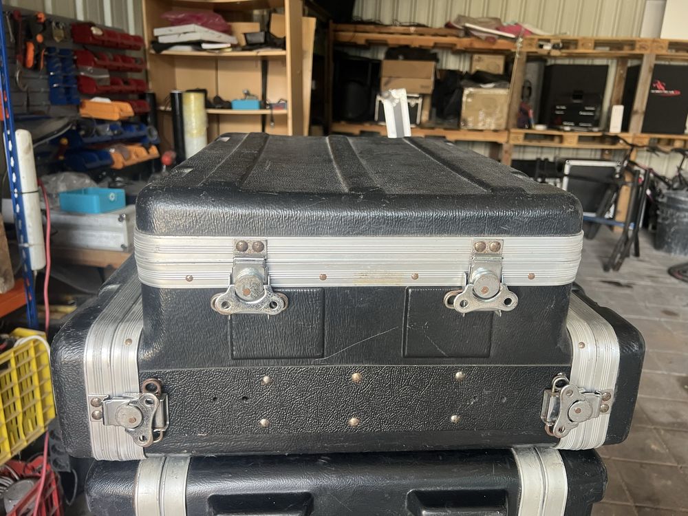 Flight case 2 unidades e espaco para PC
