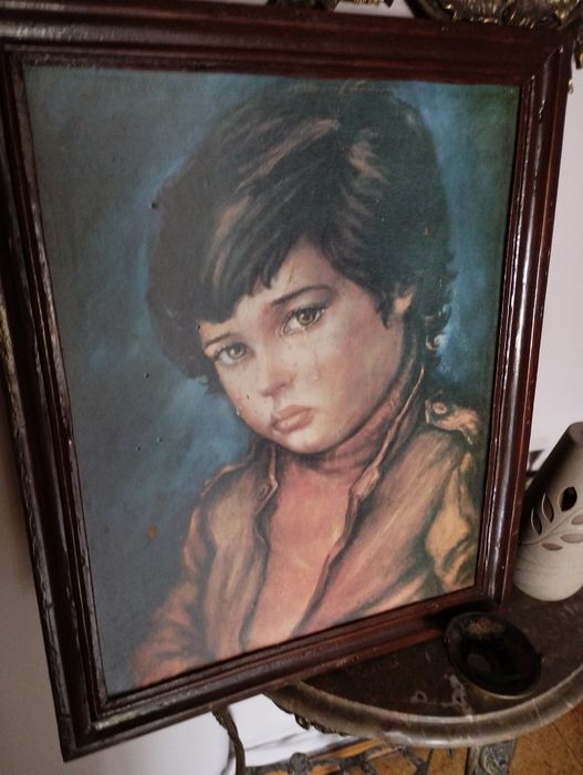 Vendo prato de latão e quadro do menino que chora em bom estado