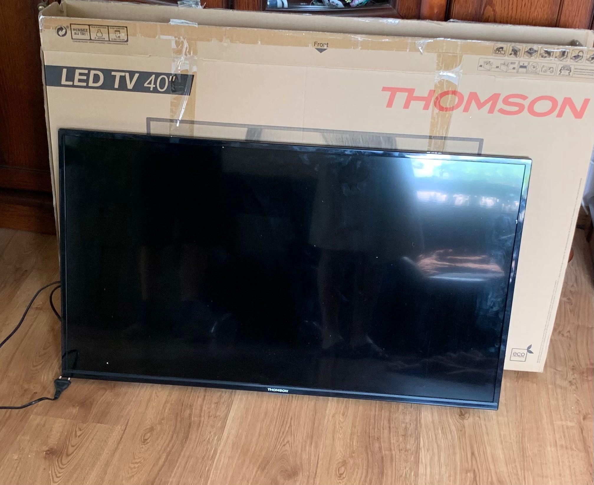 Telewizor Thomson 40”