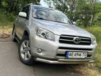 Продам TOYOTA RAV4 2008 года.