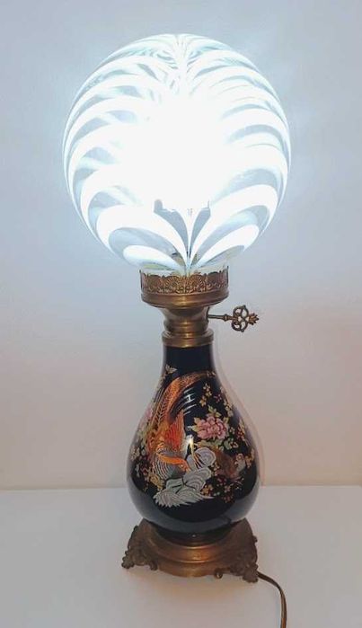 Luminária antiga em latão e vidro pintado à mão