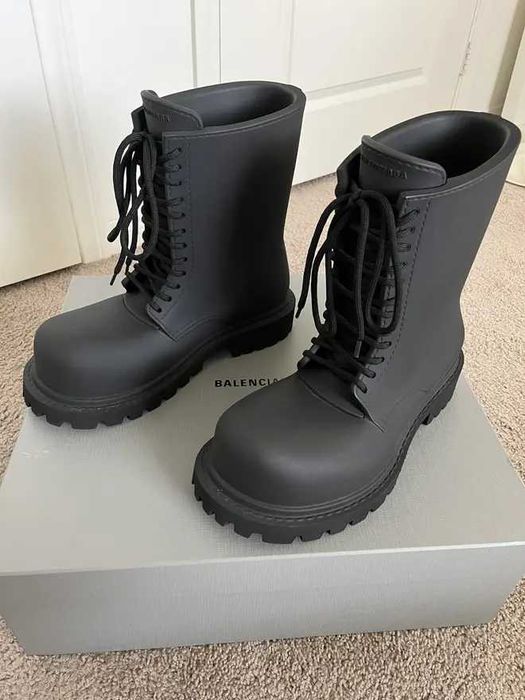 balenciaga steroid boots in black