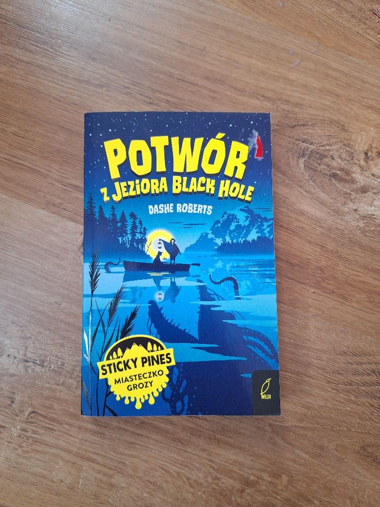 Potwór z jeziora Black Hole Dashe Roberts