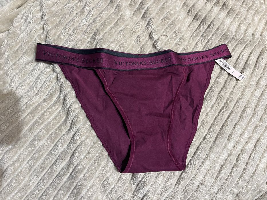 Bordowe figi Victoria’s Secret L