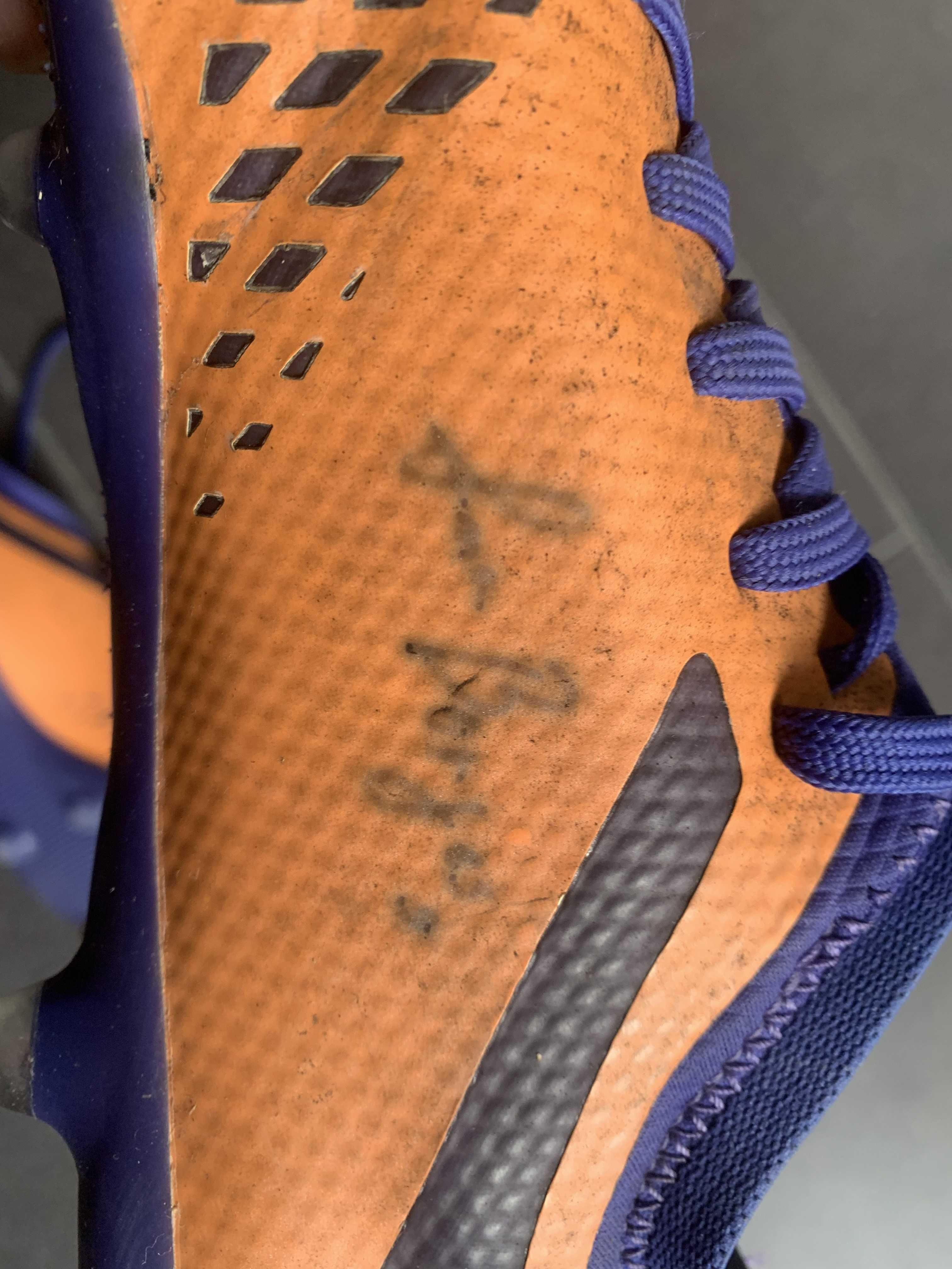 Chuteiras usadas e autografadas de jogo pela Ana Boges - SCP