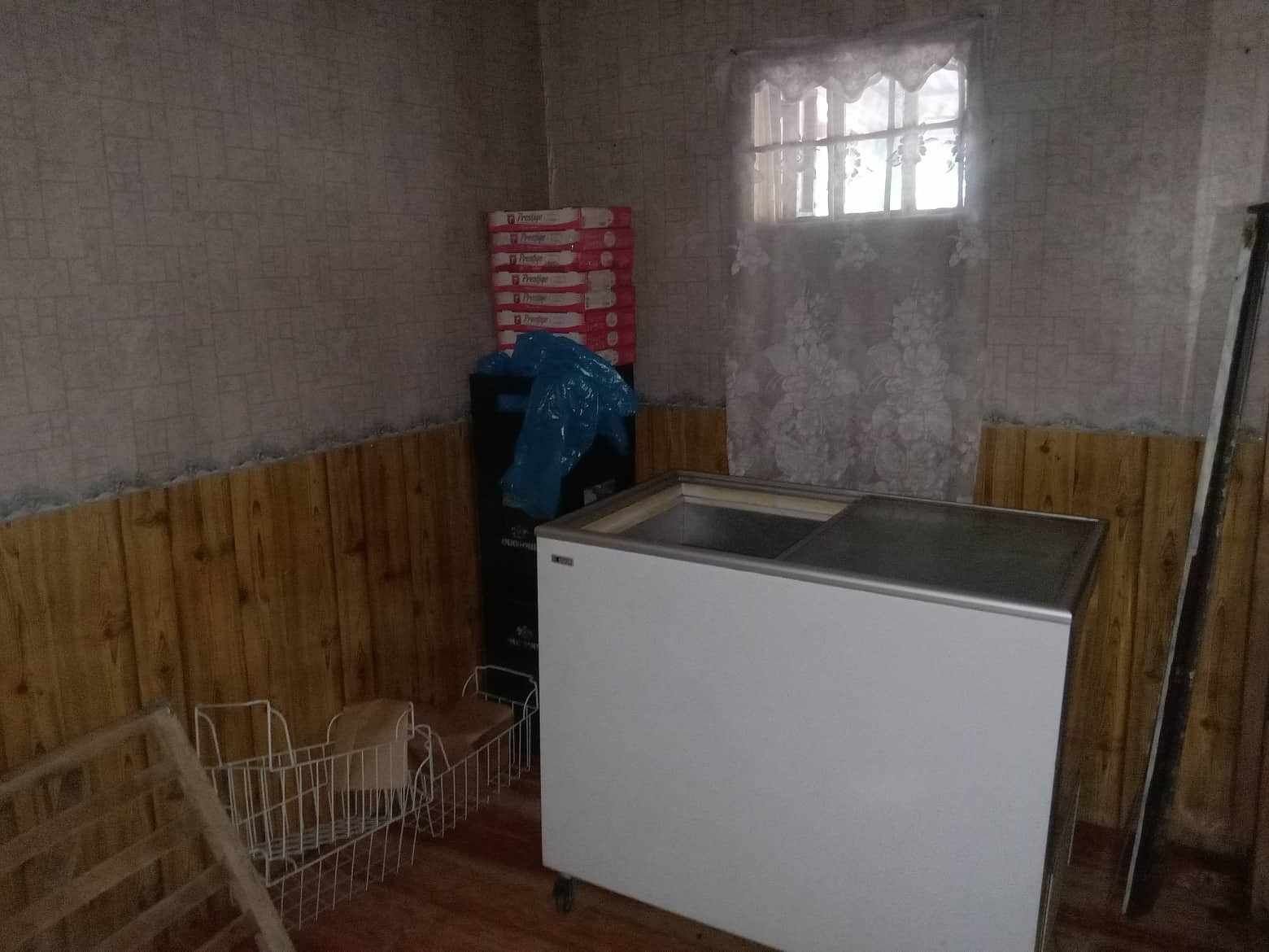 Магазин в селищі Вороніж