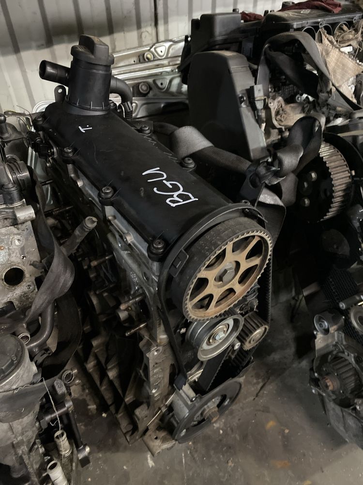 Двигун VW Golf Tauran Caddy skoda  1.6 FSI BLF BGU AZD AVU AKL ADP
