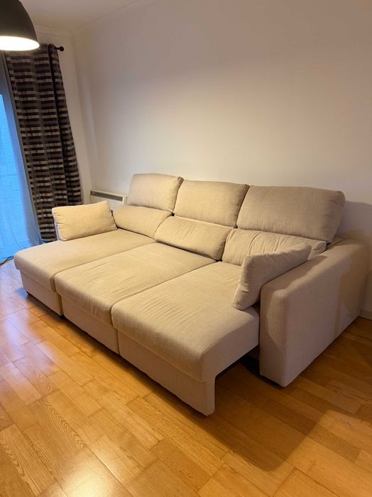 Sofá Eskilstuna IKEA 3 lugares C/chaise long bancos extensíveis c/novo