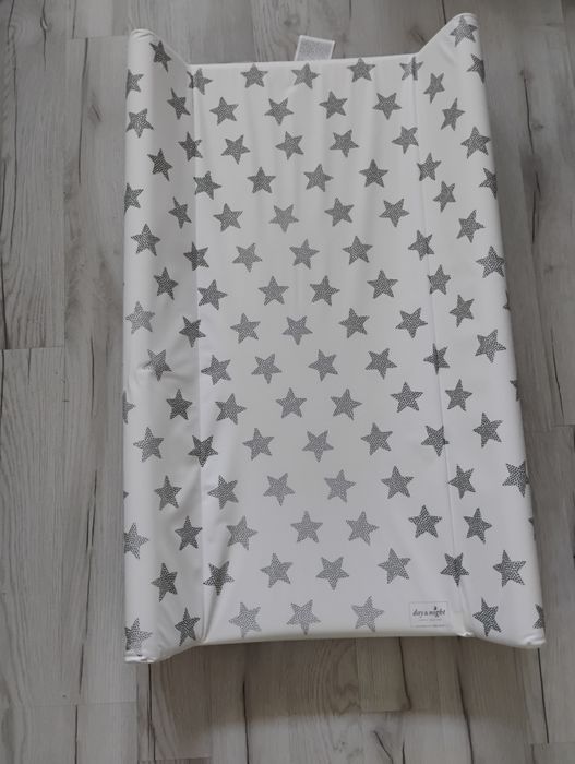 Przewijak i poduszka do karmienia