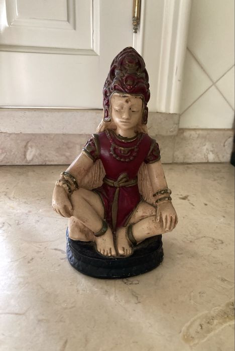 Estatueta de Buda jovem