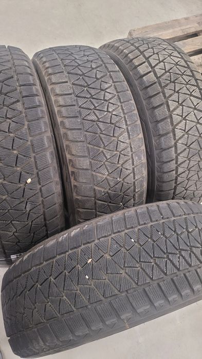 235 55 20 Bridgestone Blizzak DM-V2