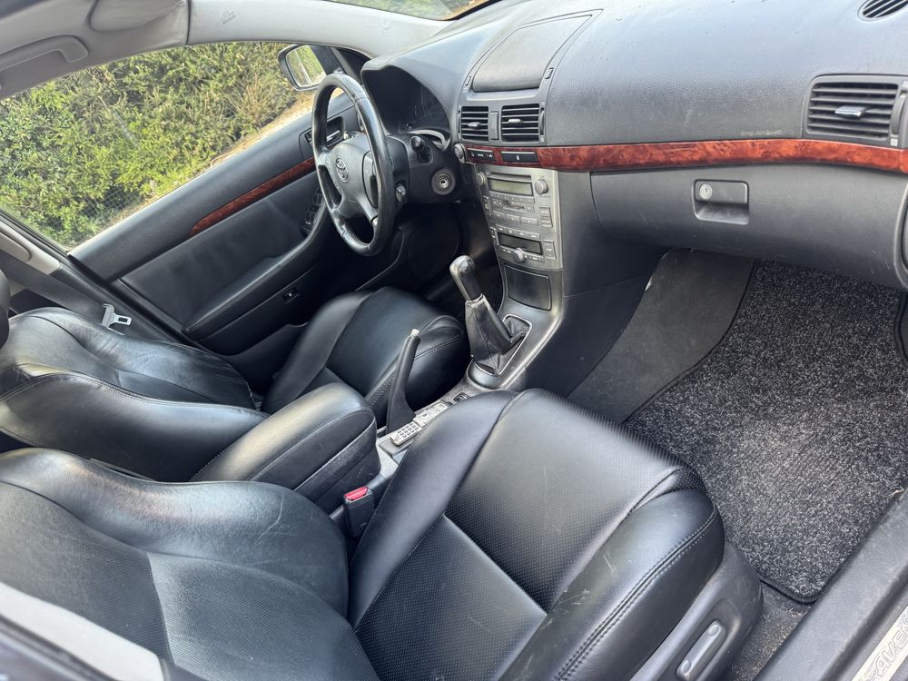 TOYOTA AVENSIS 2.0 D-4 DIESEL NACIONAL 217.000 KMS AR CONDICIONADO