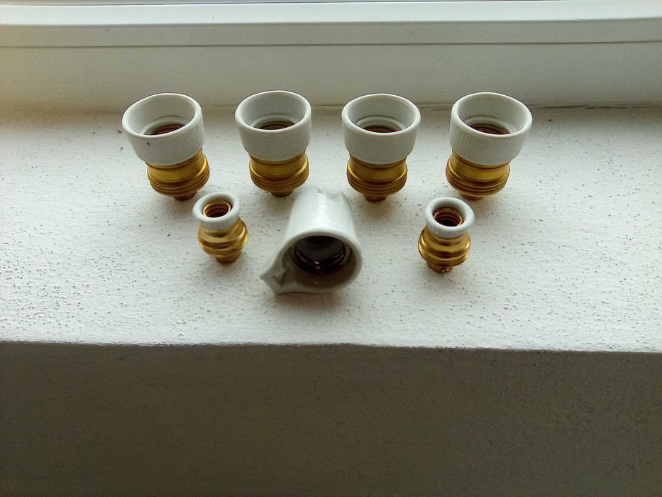 Casquilhos em cerâmica