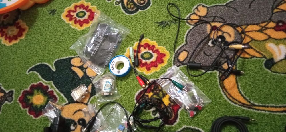 Комп'ютерні кабелі перехідники