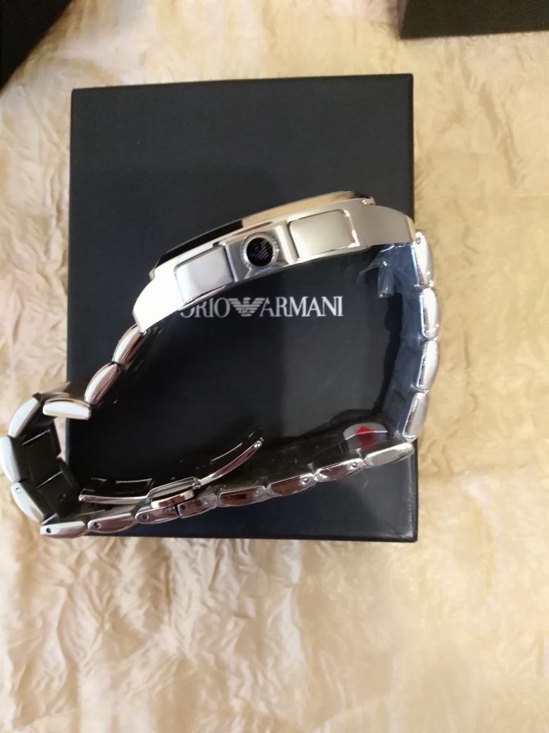Часы Armani на подарок либо для себя (НОВЫЕ)