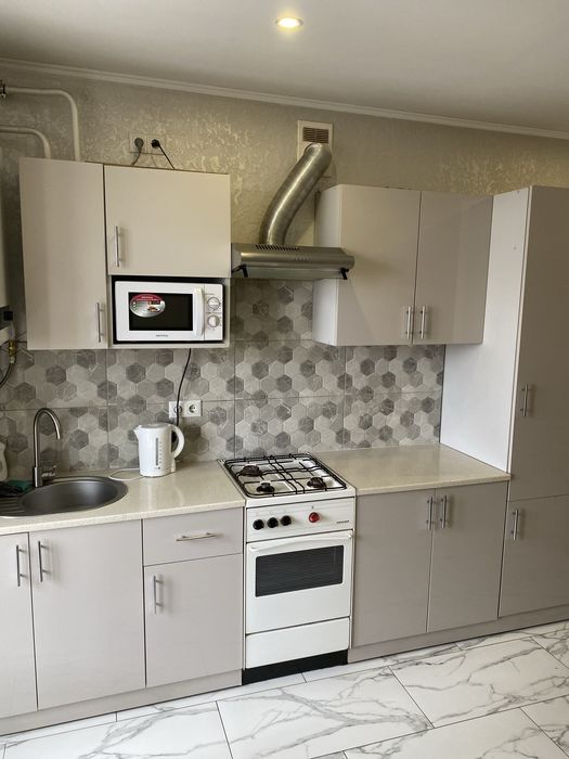 Подобова  і погодинна оренда! 1-2 к.,Галицька,  Обл.лік., АС2 .