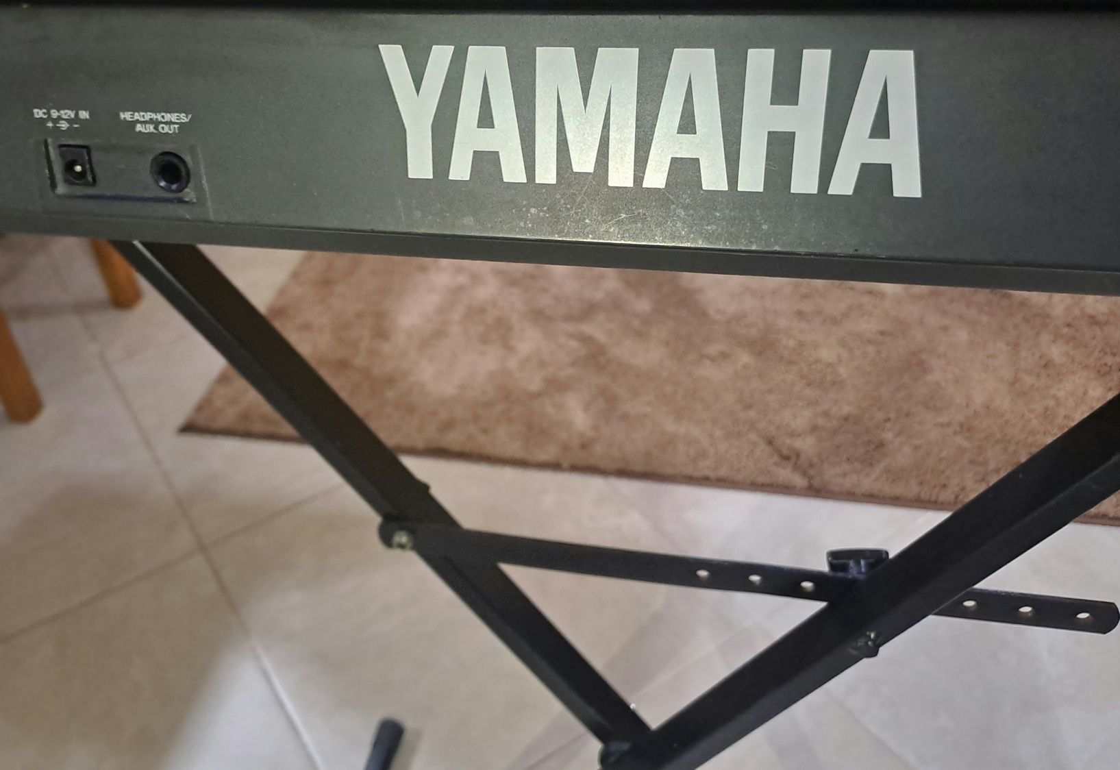 Órgão portátil YAMAHA PSR-75