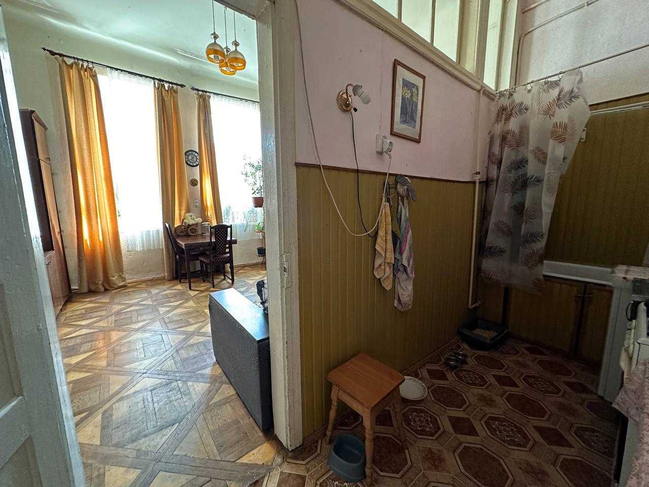 Продаж квартири в історичному центрі міста з можливістю під комерцію
