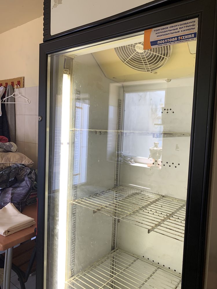 Холодильная витрина, холодильник,
