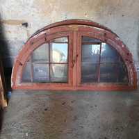 Stare drewniane łukowe okna szprosy rustykalne