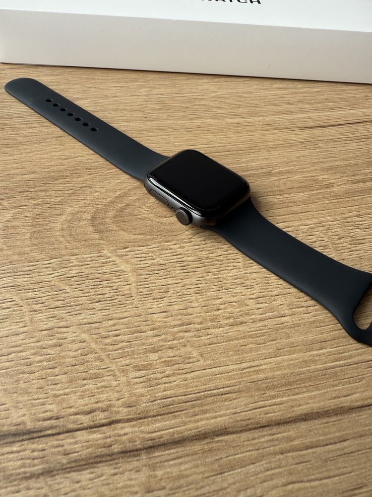 Apple Watch SE 40mm GPS Space Gray