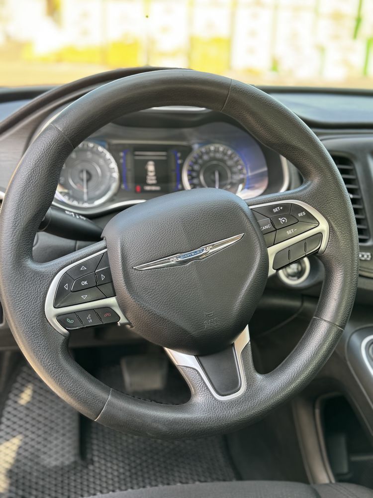 Продам Chrysler 200