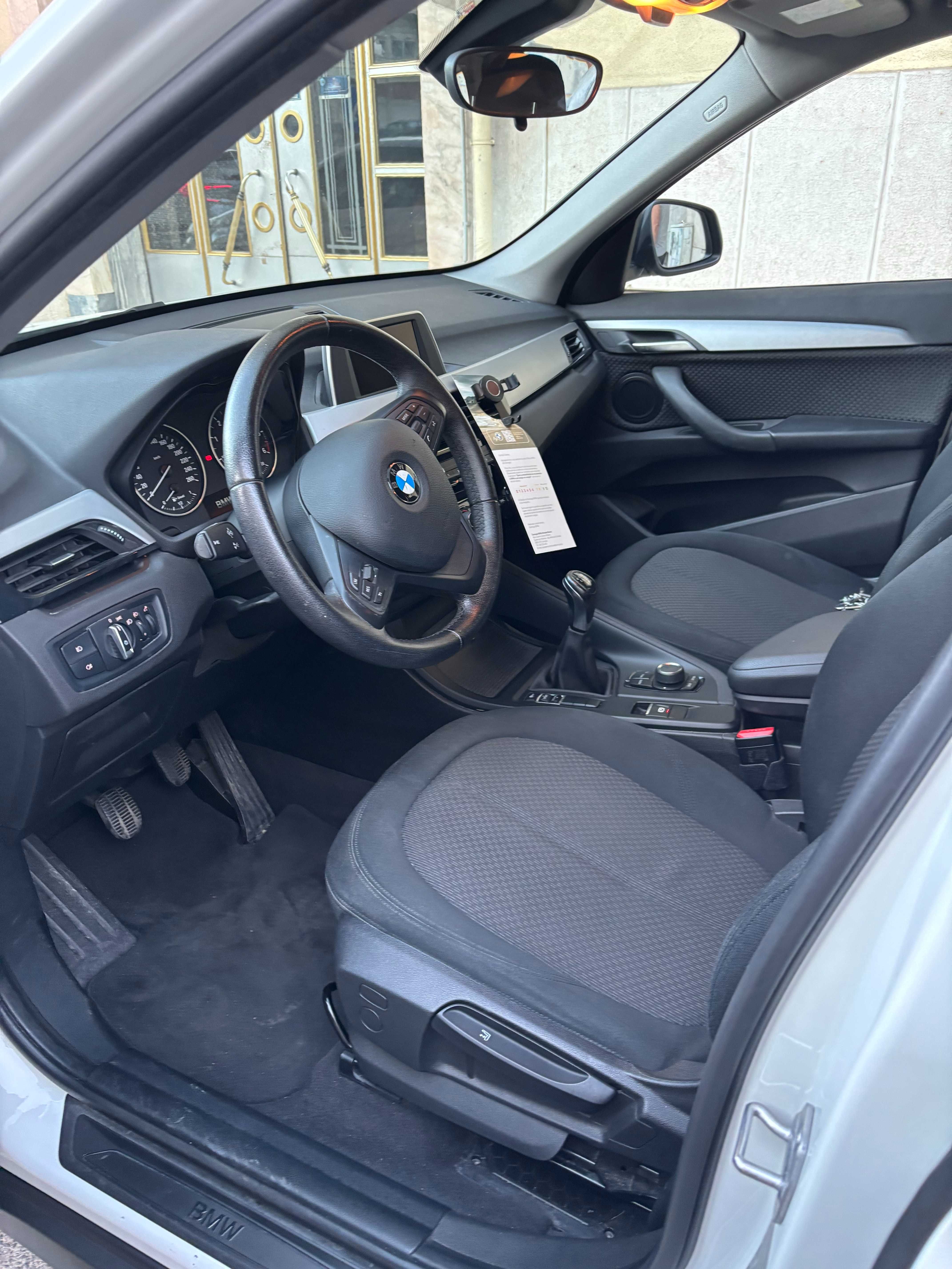 BMW, X1 sDrive16d branco de 2016 em perfeitas condicoes