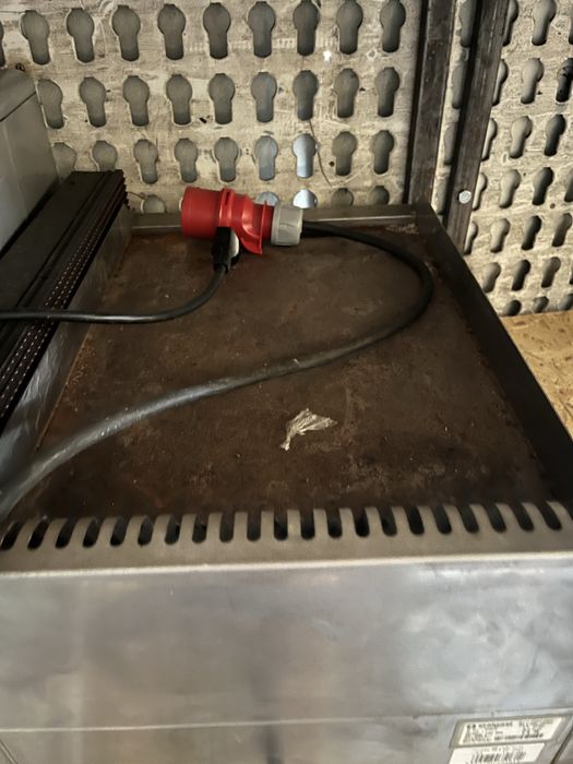 Duża płyta grillowa STALGAST elektryczna gładka gastronomiczna burger