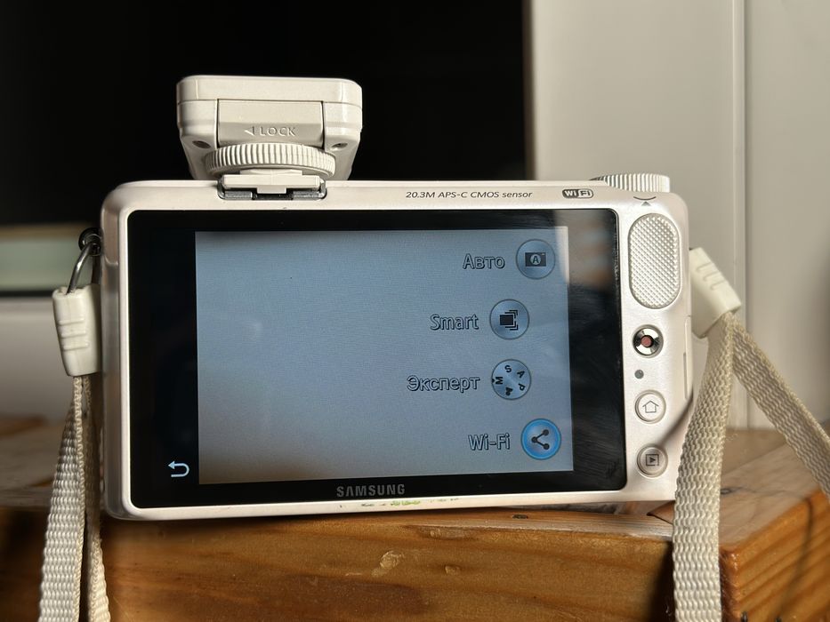 Фотоаппарат Samsung NX 2000