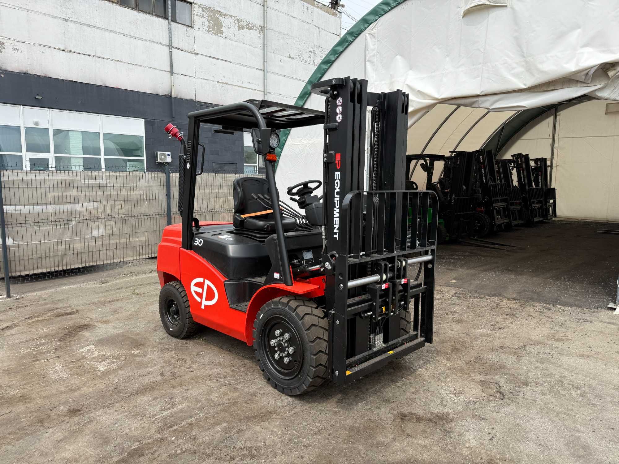 Новий вилковий навантажувач EP30T8 3т/4.8м позиціонер+бокове зміщення