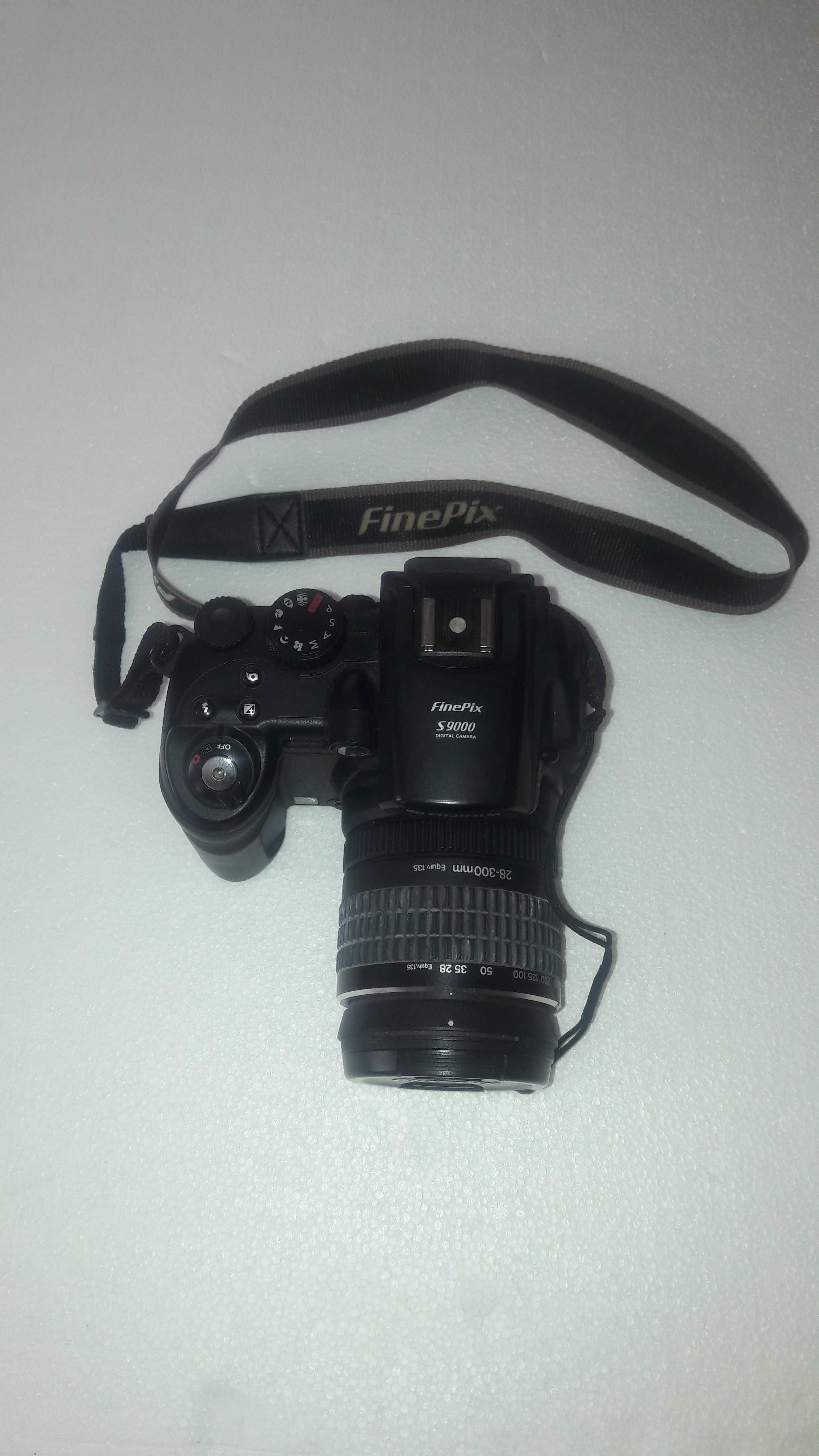 Фотокамера FUJIFILM FinePix S9000 digital camera