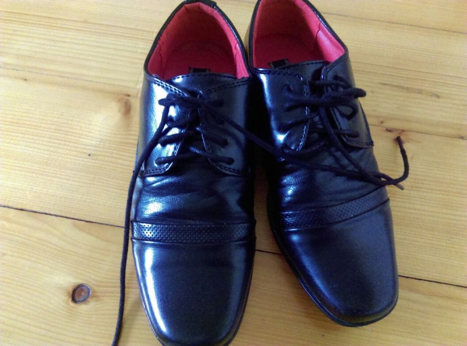 Półbuty, buty czarne oddam za darmo