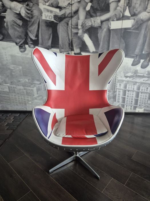 Крісло Egg UK з британським прапором