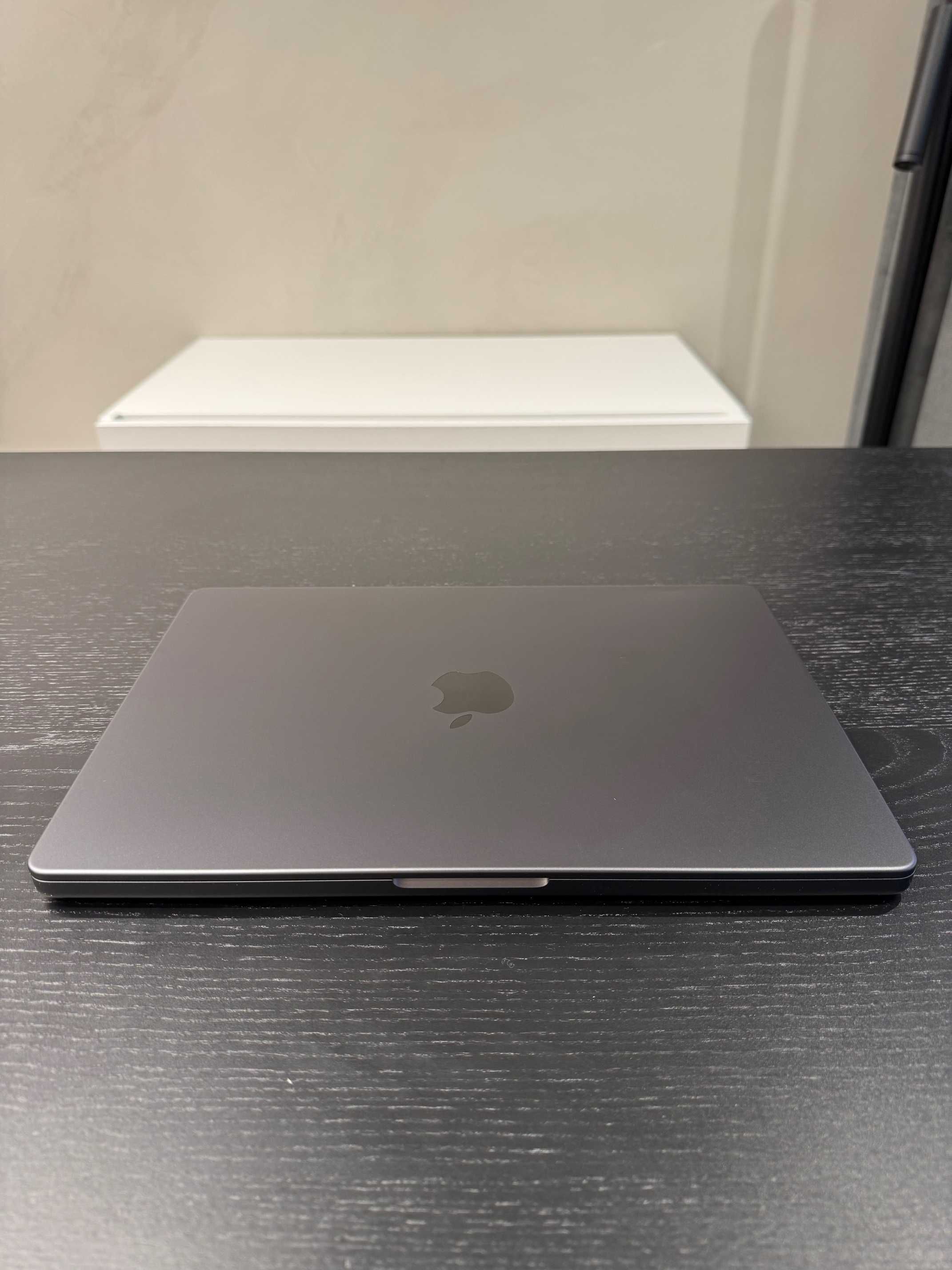 MacBook Pro 14” M4 | 10 rdzeniowe GPU | 24 GB RAM | 2 TB SSD | 70W