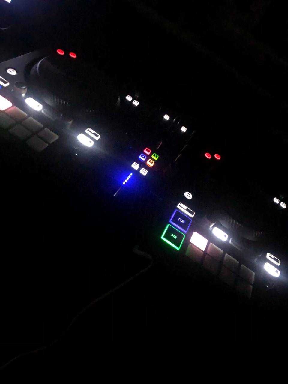 Native Instruments Traktor Kontrol S2 MK3