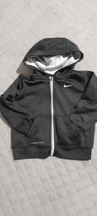Czarna bluza chłopiec Nike 92 śliczna polecam