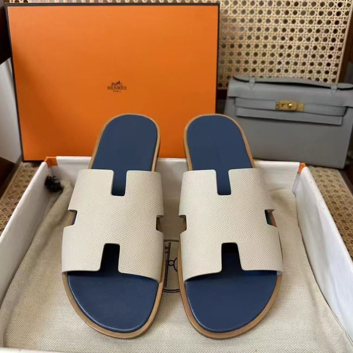 Тапочки ерме/Hermes slippers