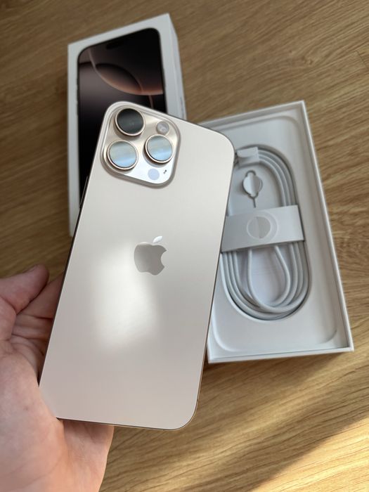 Iphone 16 pro max de 256gb com fatura e garantia ( Como Novo)