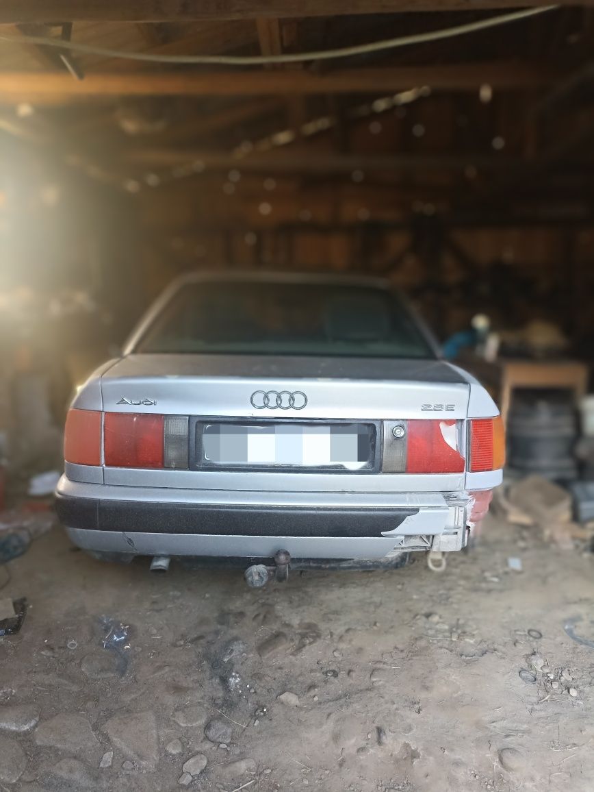 Ауді 100, 2.8 двигун