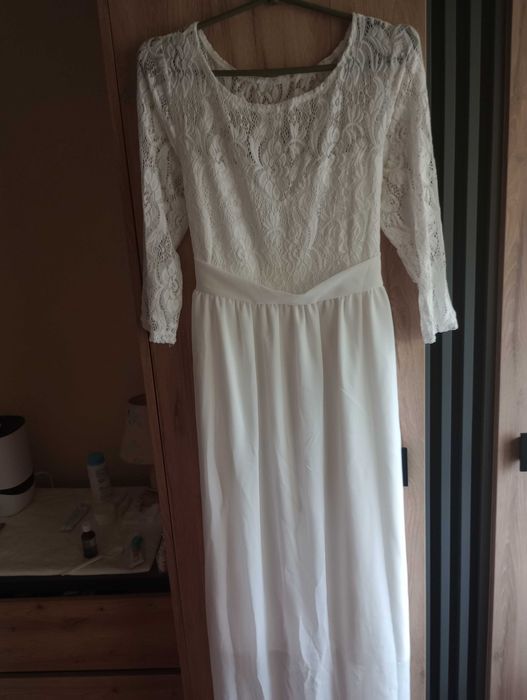 Mam do sprzedania trzy nowe sukienki.